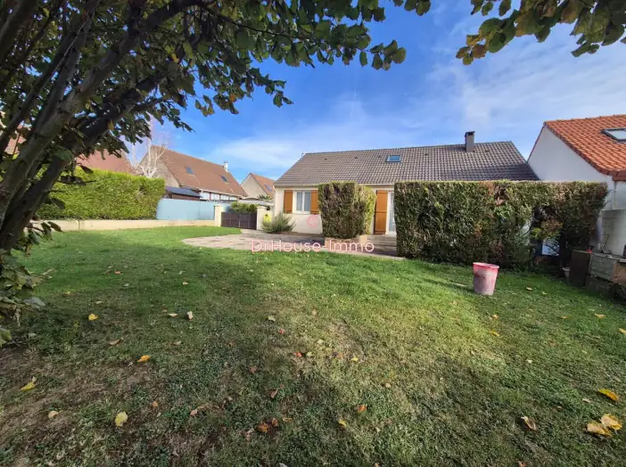 Maison 7 pièces de 102 m² - Limay (78520)