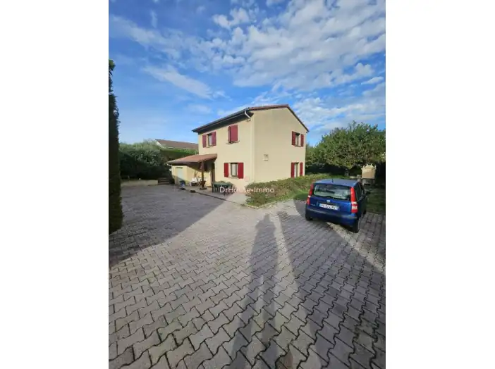 Maison 5 pièces de 109 m² - Genay (69730)