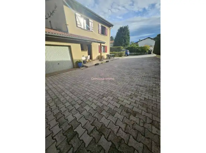 Maison 5 pièces de 109 m² - Genay (69730)