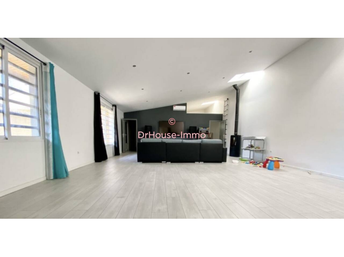 Commerce 5 pièces de 130 m² - Marseille (13010)