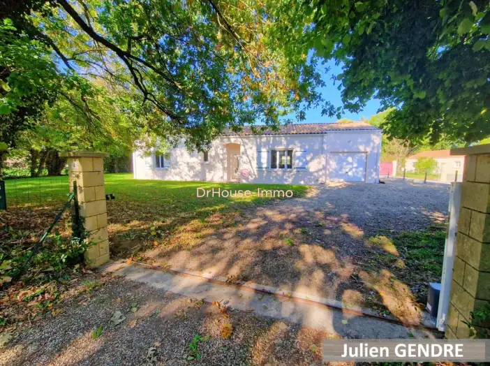 Maison 5 pièces de 108 m² - Saint-Léger-de-la-Martinière (79500)