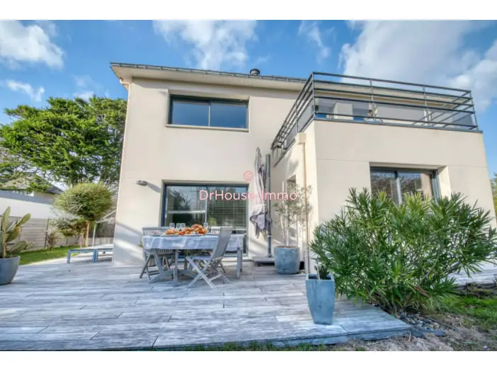 Maison 5 pièces de 134 m² - Ploemeur (56270)