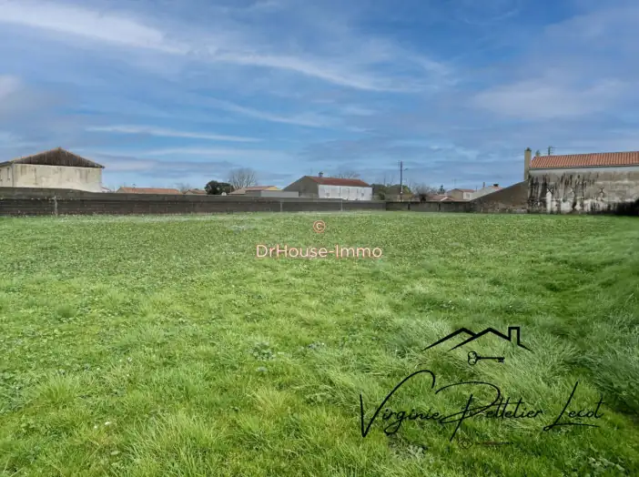 Terrain de 2 070 m² - Le Langon (85370)