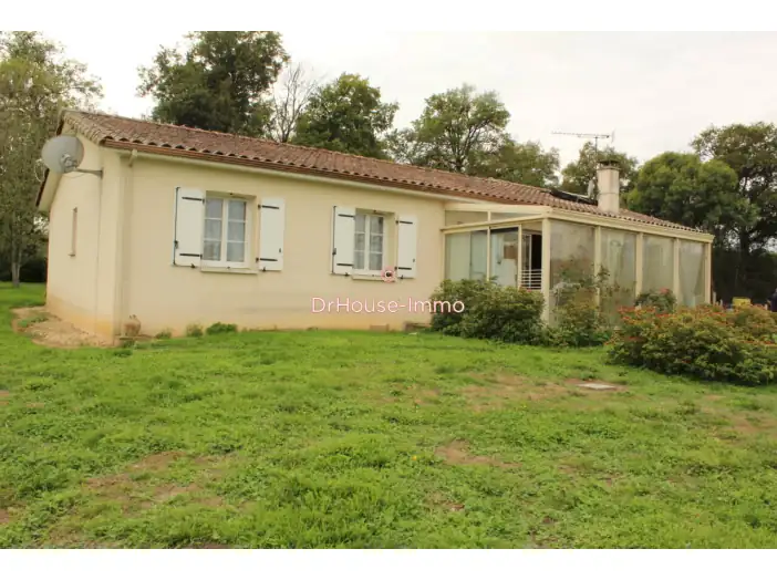 Maison 5 pièces de 105 m² - Chirac (16150)