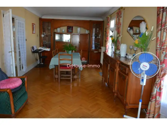 Maison 8 pièces de 157 m² - Saint-Junien (87200)