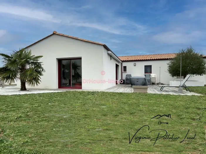 Maison 6 pièces de 130 m² - Longèves (85200)