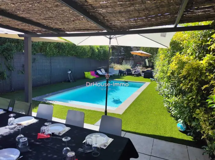 Maison 4 pièces de 195 m² - Marseille (13011)