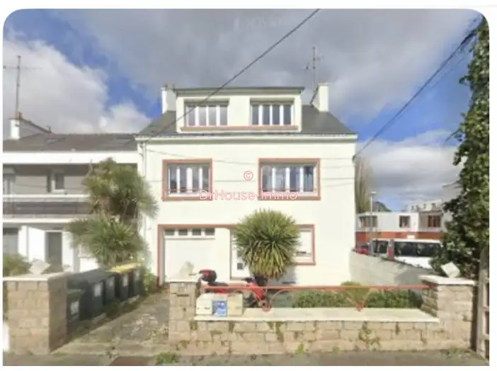 Immeuble 7 pièces de 143 m² - Lorient (56100)