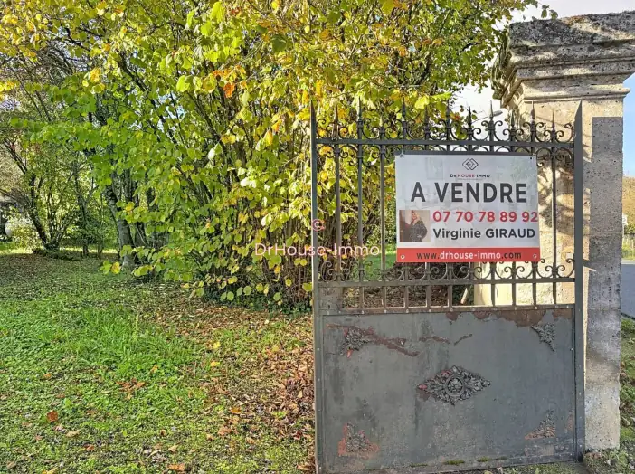 Maison 6 pièces de 288 m² - Manzac-sur-Vern (24110)