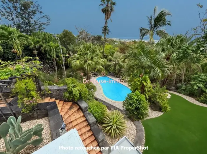 Maison 10 pièces de 249 m² - Possession (97419)