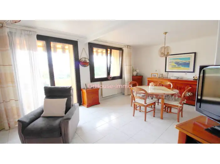 Appartement 3 pièces de 64 m² - Marseille (13004)