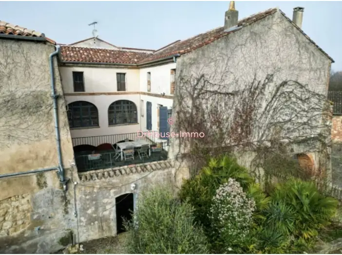 Immeuble 14 pièces de 560 m² - Valence (82400)