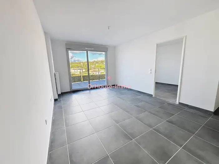 Appartement 2 pièces de 43 m² - Vitrolles (13127)