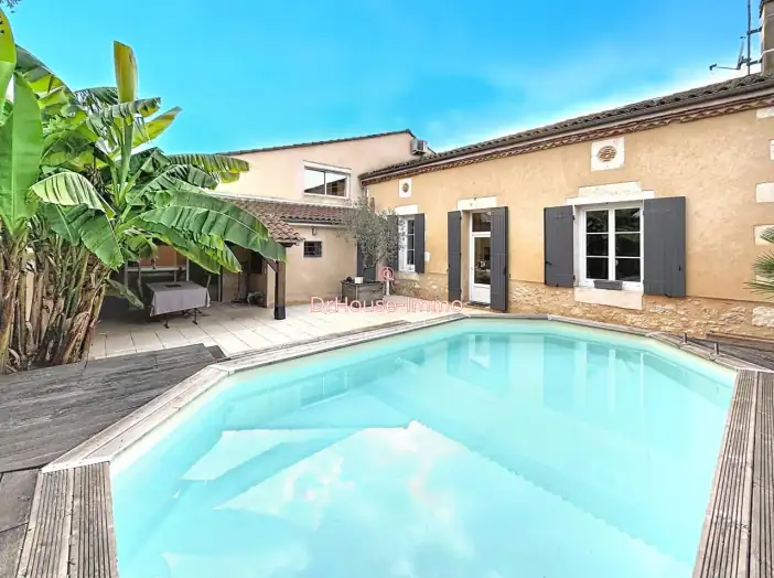 Maison 6 pièces de 201 m² - Bergerac (24100)