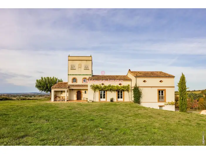 Maison 8 pièces de 278 m² - Massac-Séran (81500)