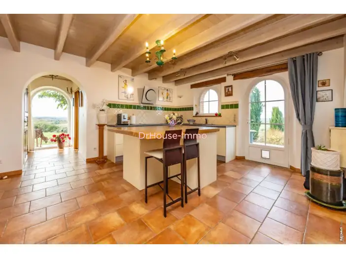 Maison 8 pièces de 278 m² - Massac-Séran (81500)