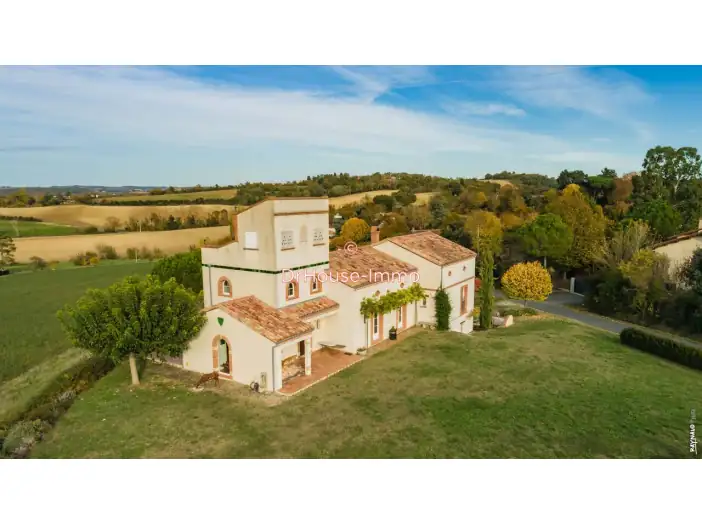 Maison 8 pièces de 278 m² - Massac-Séran (81500)