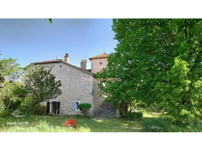 Maison 10 pièces de 210 m² - Cieurac (46230)