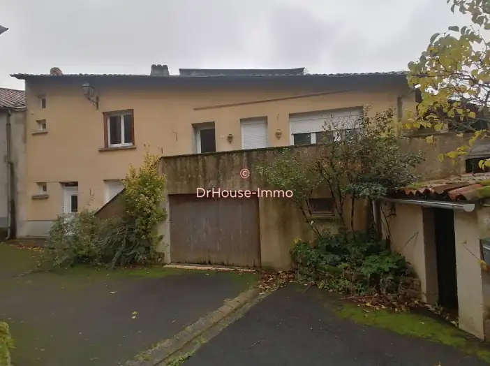 Immeuble 11 pièces de 400 m² - Sousceyrac-en-Quercy (46190)