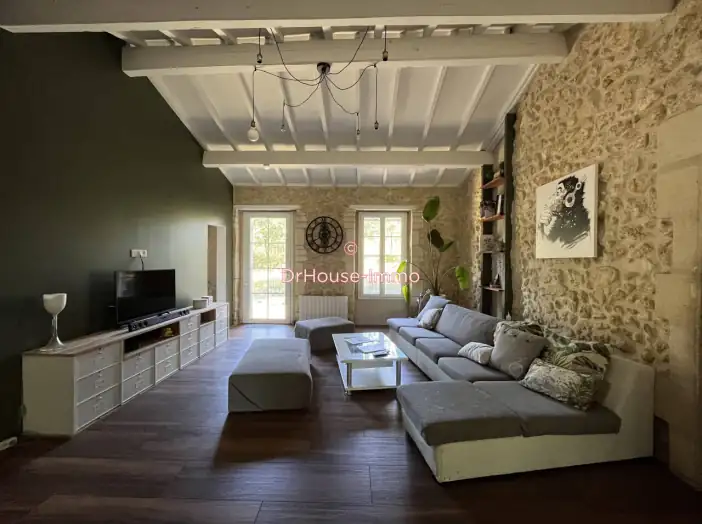 Maison 5 pièces de 140 m² - Avensan (33480)