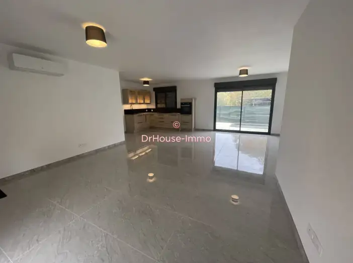 Maison 5 pièces de 111 m² - Mehun-sur-Yèvre (18500)