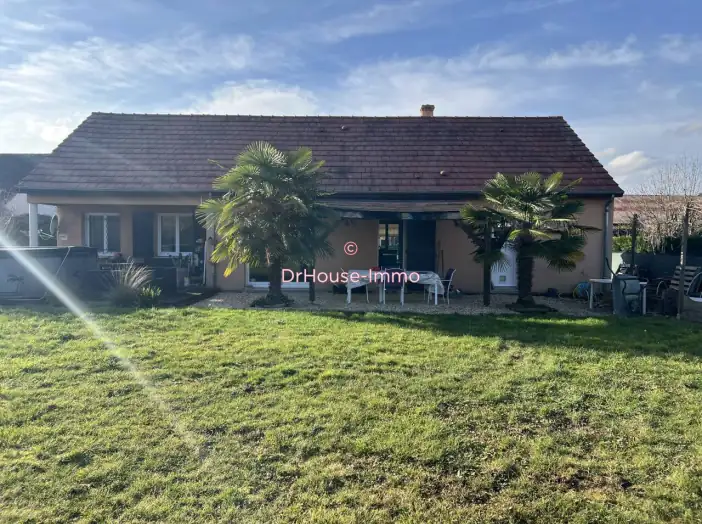 Maison 7 pièces de 155 m² - Saint-Doulchard (18230)