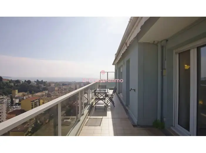 Appartement 4 pièces de 83 m² - Nice (06200)