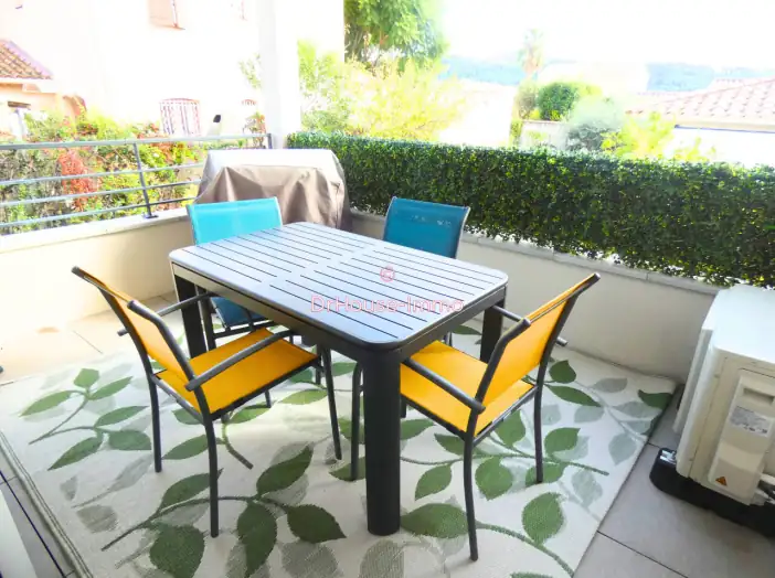 Appartement 1 pièce de 34 m² - Saint-Cyr-sur-Mer (83270)