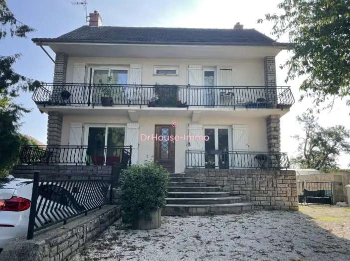 Maison 9 pièces de 190 m² - Longvic (21600)
