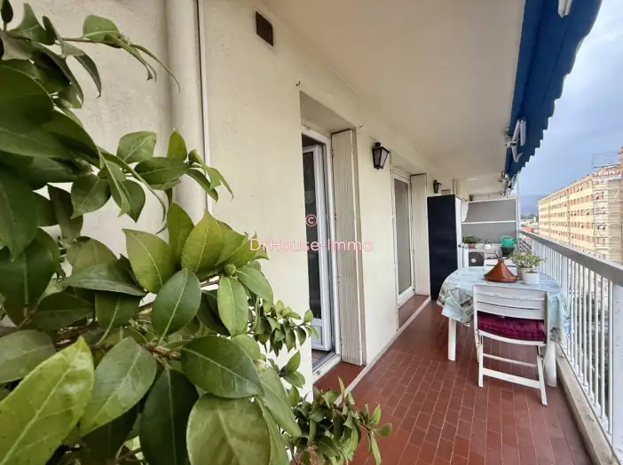 Appartement 3 pièces de 71 m² - Saint-Laurent-du-Var (06700)