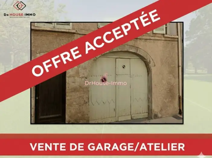 Parking / Box de 78 m² - Cuers (83390)