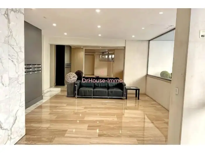 Appartement 6 pièces de 168 m² - Paris (75007)