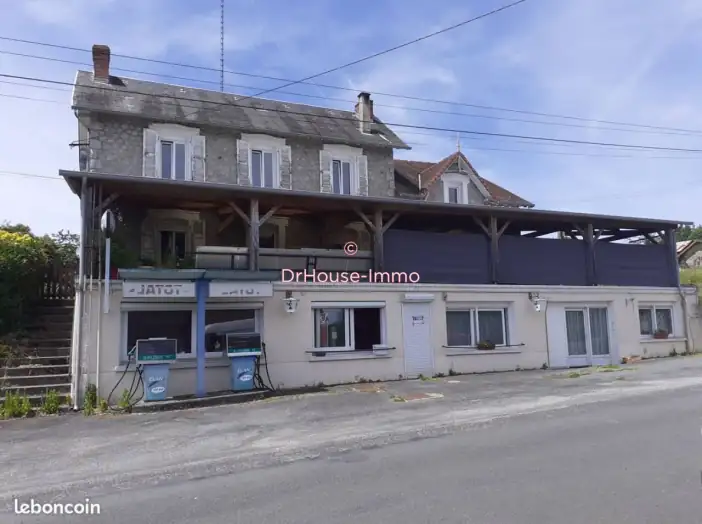 Maison 13 pièces de 346 m² - Ladignac-le-Long (87500)
