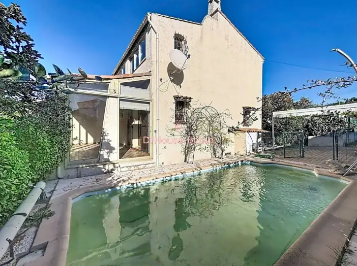 Maison 9 pièces de 196 m² - Marignane (13700)