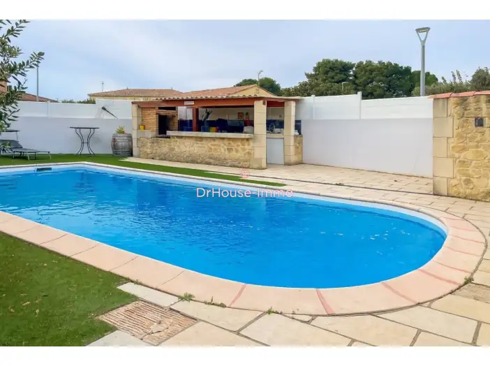 Maison 6 pièces de 135 m² - Villeveyrac (34560)