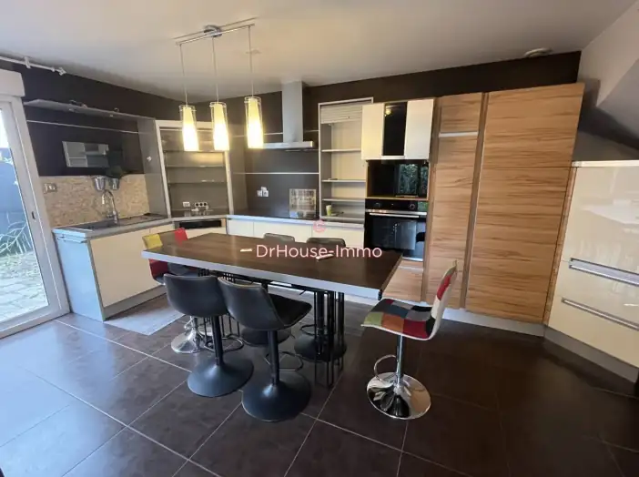 Maison 6 pièces de 144 m² - Brunstatt (68350)