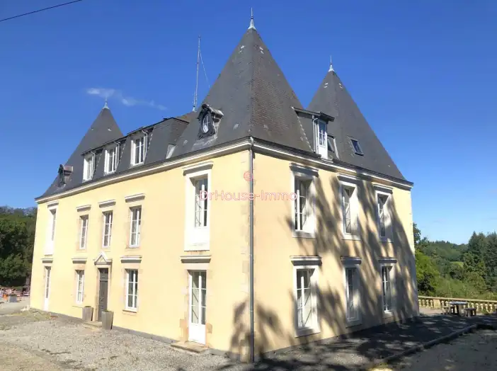 Château 12 pièces de 750 m² - Limoges (87000)