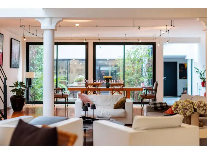 Maison 7 pièces de 265 m² - Nantes (44000)