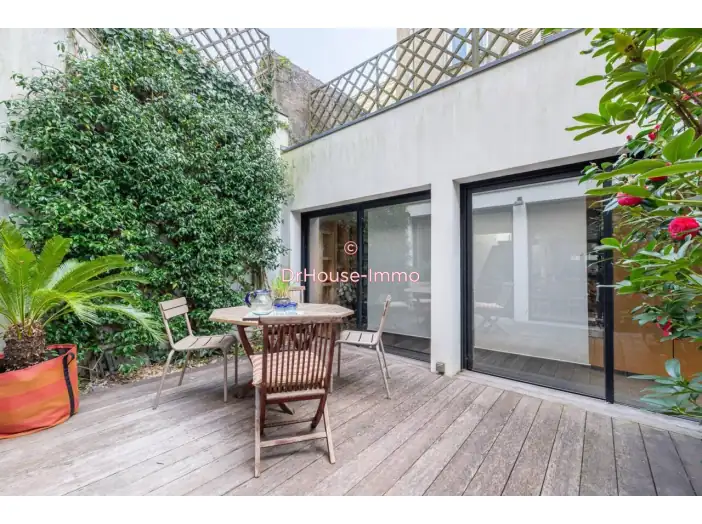 Maison 7 pièces de 265 m² - Nantes (44000)