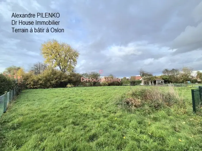 Terrain de 1 066 m² - Oslon (71380)