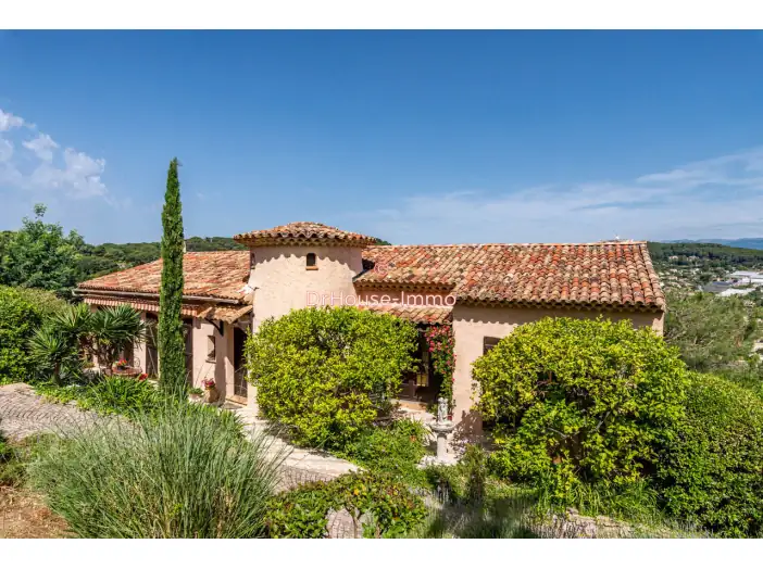 Maison 7 pièces de 232 m² - Golfe-Juan (06220)