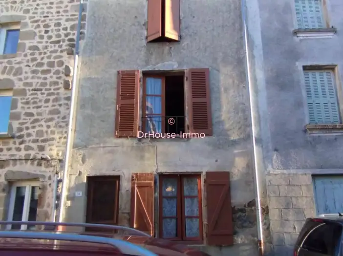 Maison 5 pièces de 79 m² - Cunlhat (63590)