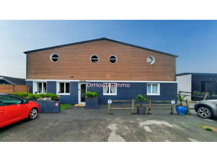 Immeuble 7 pièces de 173 m² - Saint-Pierre-Quiberon (56510)