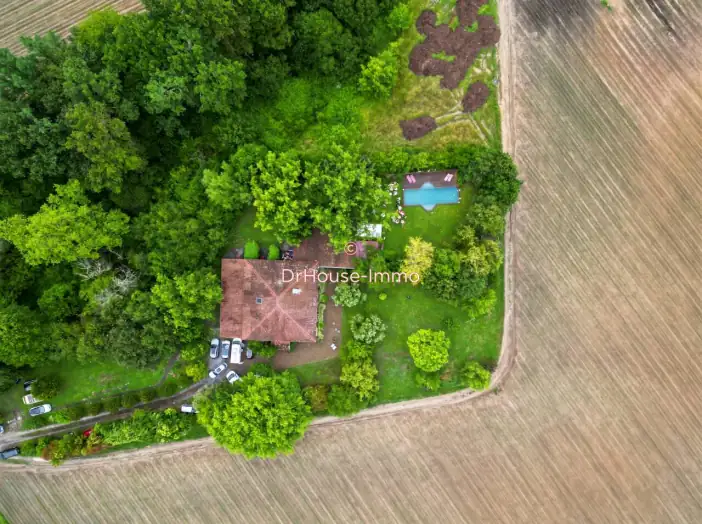 Maison 15 pièces de 498 m² - Angoumé (40990)