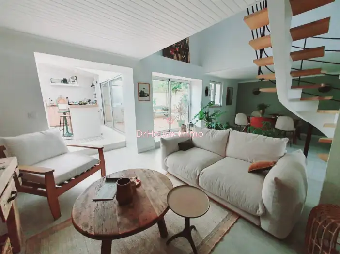 Maison 7 pièces de 134 m² - Colombes (92700)