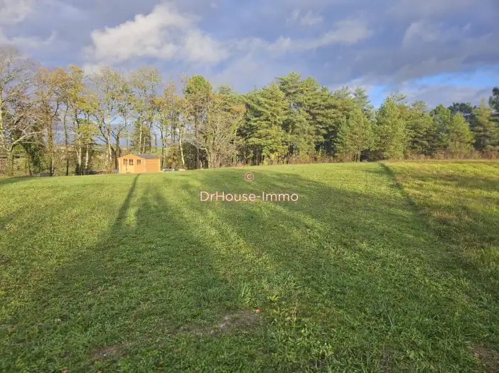 Terrain de 2 081 m² - Léguillac-de-l'Auche (24110)