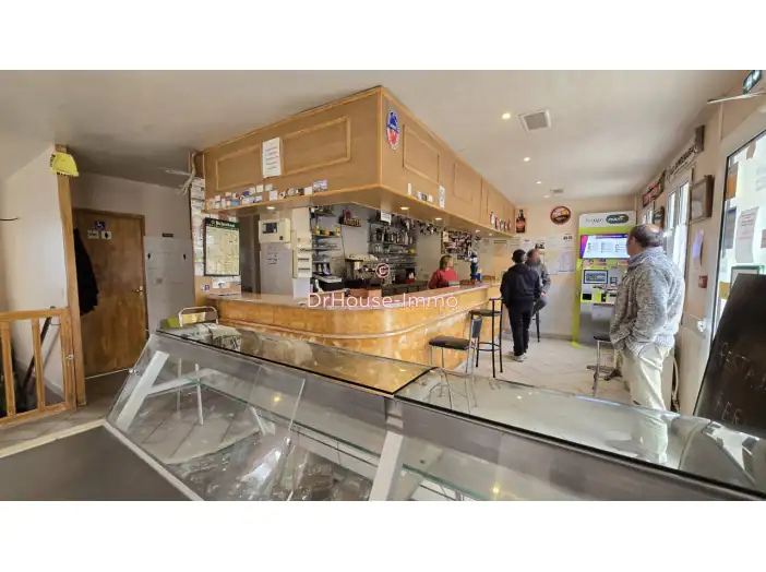 Commerce 8 pièces de 260 m² - Sucy-en-Brie (94370)