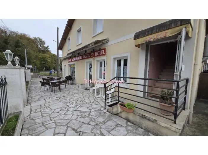 Commerce 8 pièces de 260 m² - Sucy-en-Brie (94370)