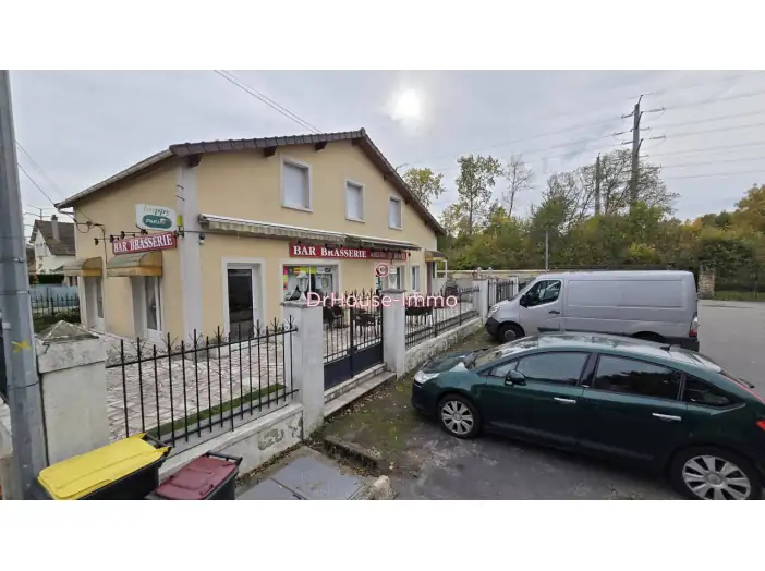 Commerce 8 pièces de 260 m² - Boissy-Saint-Léger (94470)