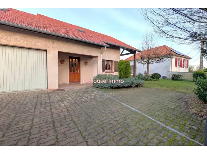 Maison 7 pièces de 140 m² - Saint-Nicolas-de-Port (54210)